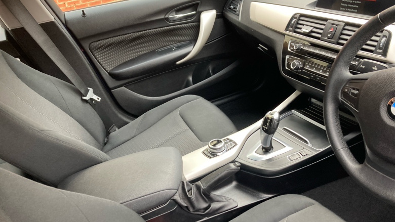 BMW 1 Series 118d SE 5dr [Nav] Step Auto Diesel Hatchback